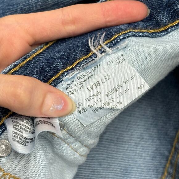 Levis 505 Mid Wash Blue Mens 38x32 Regular Fit Straight Leg Denim Jeans Red Tab - Picture 6 of 14